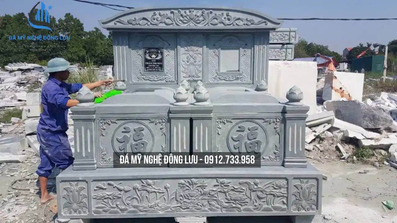 mộ đá đôi